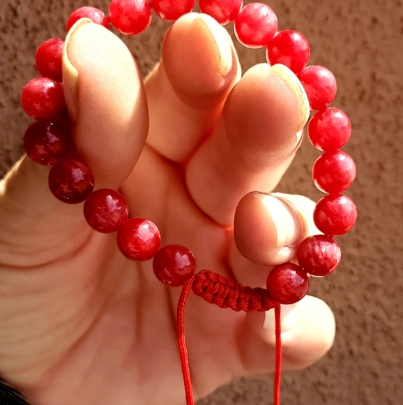 New Red Jade Adjustable Rope Pull Bracelet. - Picture 8 of 13